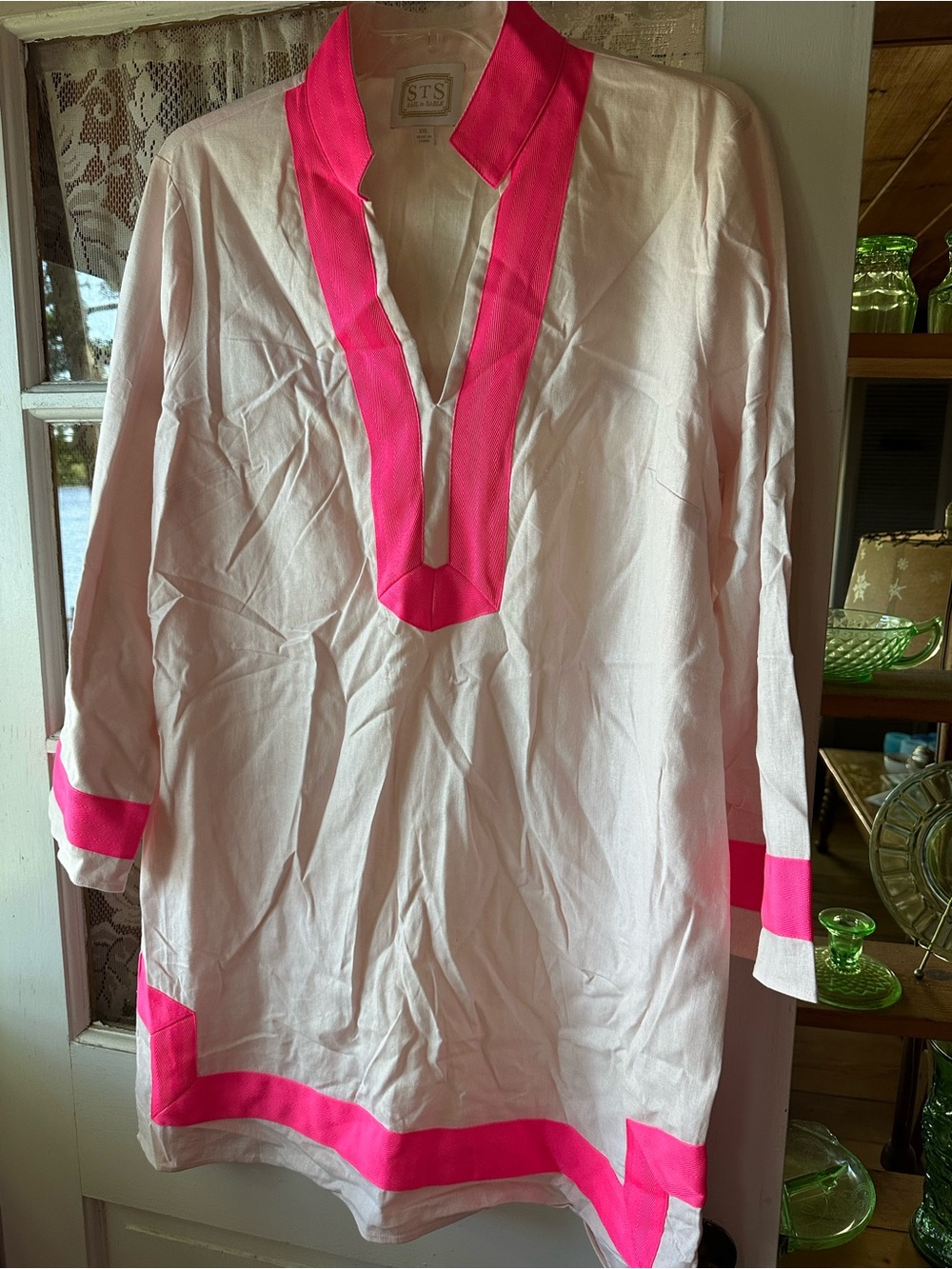 Sail to Sable Cream Tunic with Hot Pink Trim